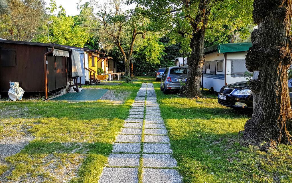 Camping Pilzone Iseo Bagian luar foto
